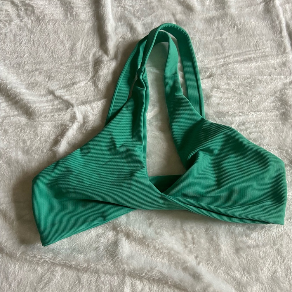 Wilo crossed sports bra